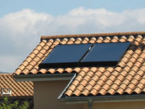 panneau solaire installé sur un toit